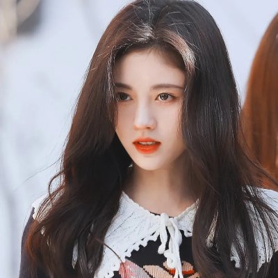独自夜归的女孩