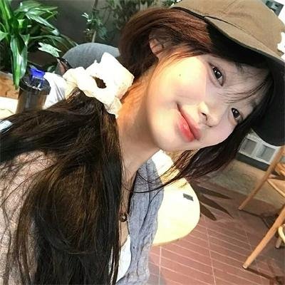 小丑面前